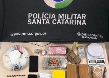 Polícia Militar realiza grande apreensão de drogas e prende suspeitos em Canelinha