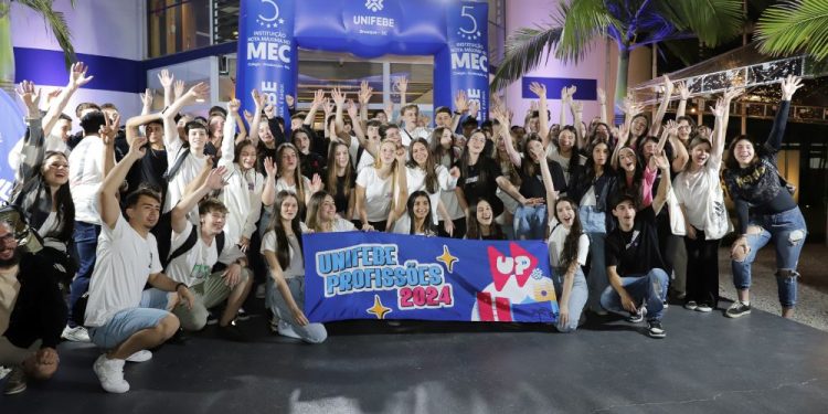 Cerca de três mil alunos do Ensino Médio de Brusque e região participaram desta edição do Unifebe Profissões