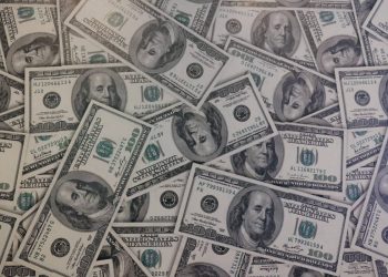 Dólar Ultrapassa R$ 6 pela Primeira Vez na História, com Propostas de Isenção de IR e Taxação dos Mais Ricos