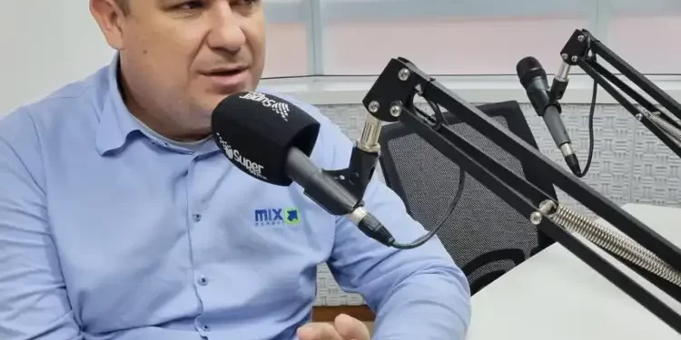 “O povo não decidiu por causa de uma ambulância, muitos ficaram sabendo por conta de uma fakenews no dia da eleição”, diz Juliano Peixer