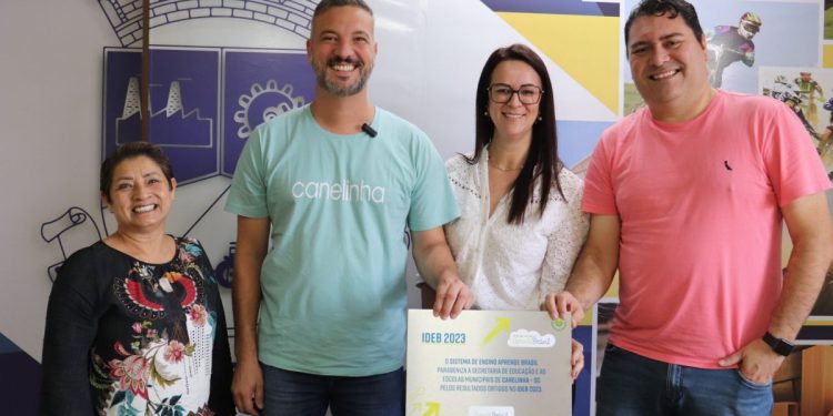 Educação de Canelinha recebe homenagem pelo melhor Ideb da região