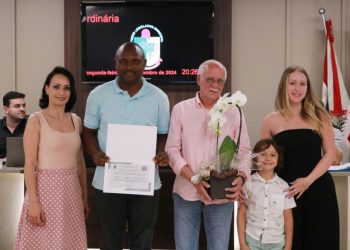 Câmara de São João Batista tem sessão com entrega de homenagens
