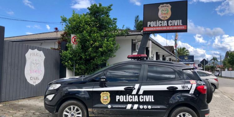 Polícia Civil prende homem condenado a quarenta anos por estupro de dois enteados