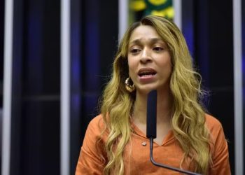 PEC ultrapassa número mínimo de assinaturas e já pode tramitar: Fim da escala 6×1