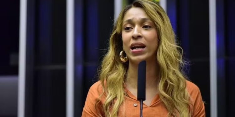 PEC ultrapassa número mínimo de assinaturas e já pode tramitar: Fim da escala 6×1