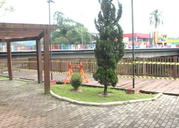 Deque da Praça Benjamin Duarte é interditado em São João Batista