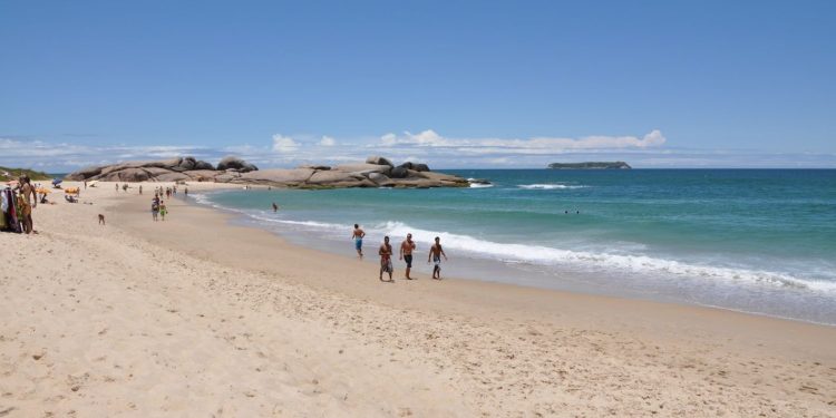 Análise de Balneabilidade da Temporada 2024-2025: Santa Catarina