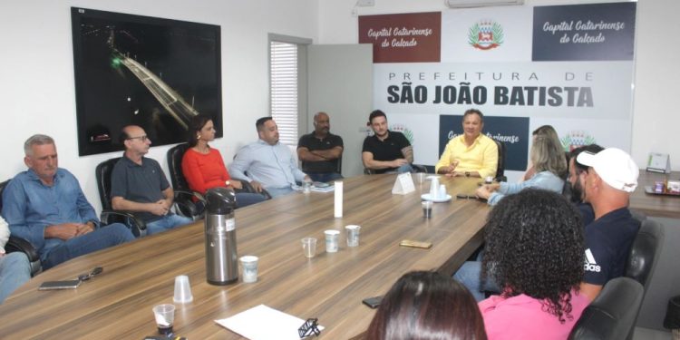 Prefeito Pedroca tem reunião sobre fim de mandato