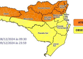 Previsão do tempo indica chuva persistente e volumosa para os próximos dias em Santa Catarina