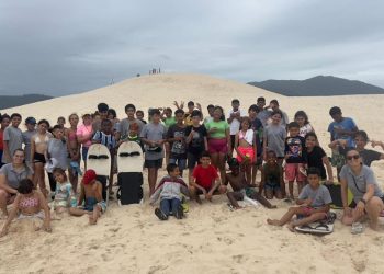 Crianças e adolescentes de SJB participam de passeio especial a Florianópolis
