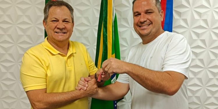 Pedroca e Juliano Peixer se reúnem no penúltimo dia da atual gestão