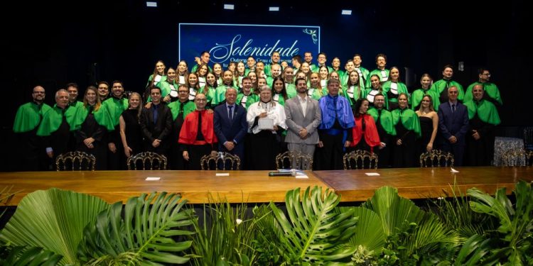 Unifebe forma primeira turma do curso de Medicina