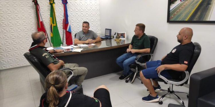 Executivo batistense se reúne com representantes do Grupo Escoteiro São João Batista