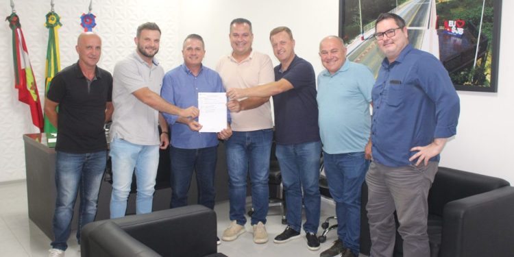 Deputado Altair Silva anuncia R$ 1 milhão em emendas para São João Batista