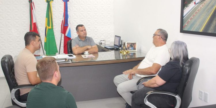 Executivo batistense recebe representantes da Casa Care