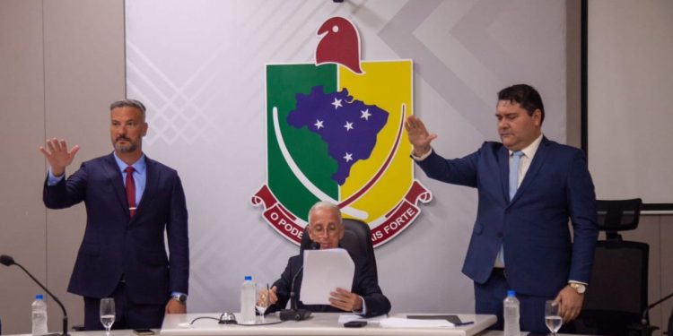 Diogo Maciel toma posse para segundo mandato em Canelinha