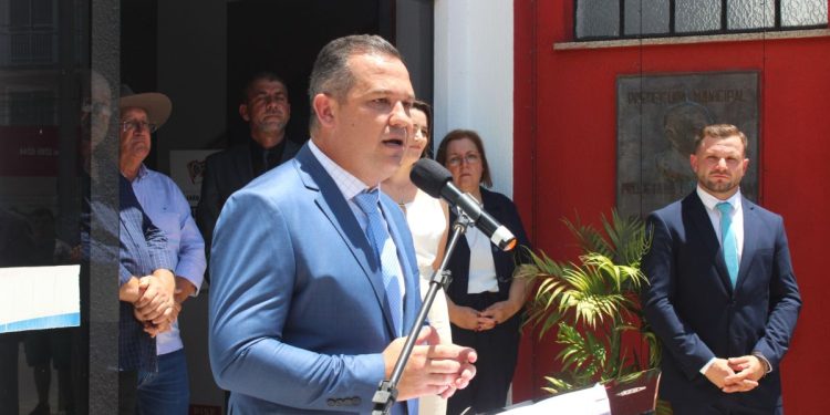 Juliano Peixer e Mateus Galliani assumem a Prefeitura de São João Batista