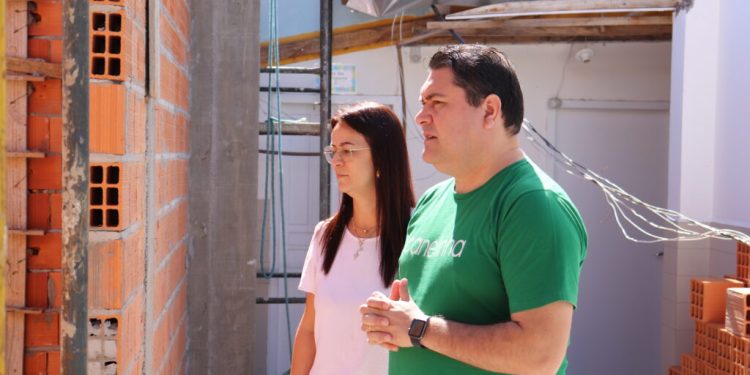 Prefeito em exercício e secretária de Educação de Canelinha vistoriam obras e reformas antes da volta às aulas