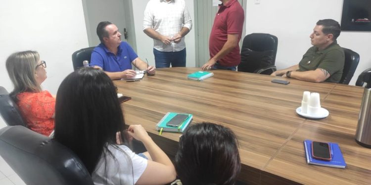 Prefeitura e Comunidade Bethânia debatem estratégias para fomentar turismo religioso em São João Batista