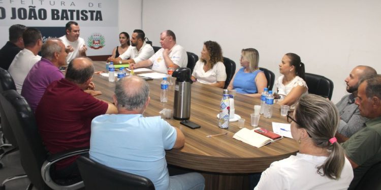 Possibilidade de gemellaggio entre São João Batista e Sassello, na Itália, é pauta de reunião