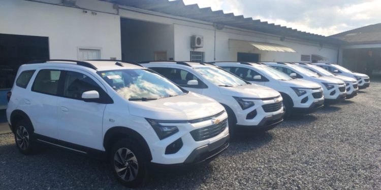 São João Batista renova frota da saúde com seis novas minivans para transporte de pacientes