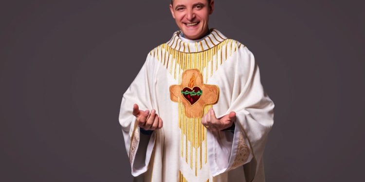 Padre Elinton Costa celebra 13 anos de Ordenação Sacerdotal