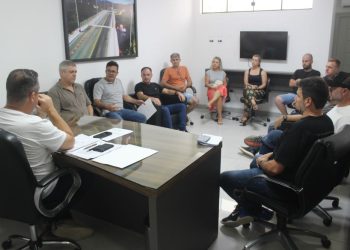 Prefeito Juliano Peixer ouve reivindicações de grupo de empresários de condomínio industrial no bairro Krequer