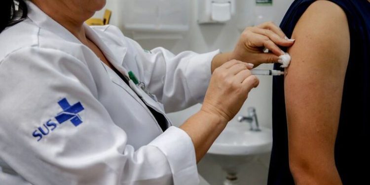 São João Batista amplia faixa etária para vacinação contra a dengue