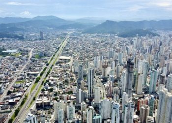 Balneário Camboriú quer inovar e transformar escolas por meio de parcerias com construtoras