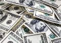 Dólar sobe e fecha a R$ 5,75, com atenção voltada para possíveis tarifas de Trump; Ibovespa cai