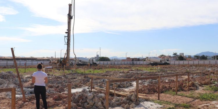 Canelinha inicia construção de nova escola, com recursos do Pac