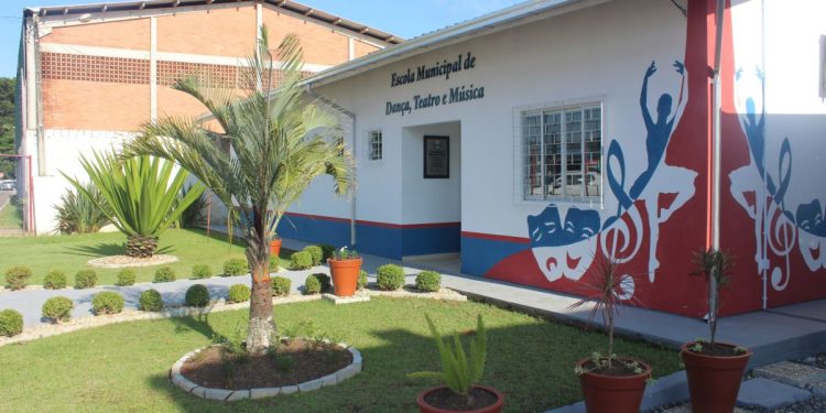 Funjuve retomará aulas de dança, canto e violão na próxima semana