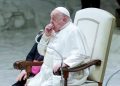 Papa Francisco apresenta melhora gradual, mas segue em repouso devido à pneumonia