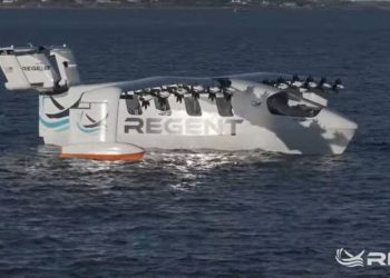 Planador marítimo elétrico promete revolucionar mobilidade no litoral catarinense