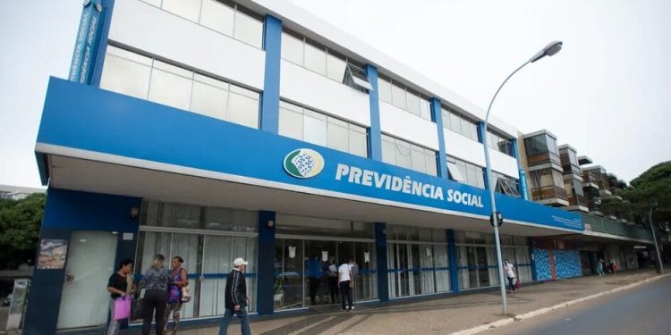 Pagamento antecipado do INSS traz alívio para beneficiários após Carnaval