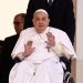 Papa Francisco surpreende fiéis ao participar do Domingo de Ramos no Vaticano
