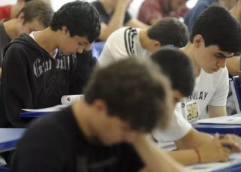Censo Escolar 2024: Ensino médio integral cresce 12%, e número de professores bate recorde
