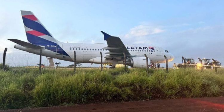 Aeroporto de Chapecó fica fechado após incidente com avião da LATAM Airlines