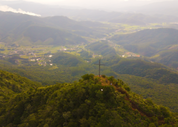 Trilha do Morro da Gurita recebe melhorias e placas informativas