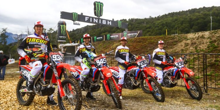 Melhores pilotos do Brasil participam de evento na Mega Motos Honda em São João Batista