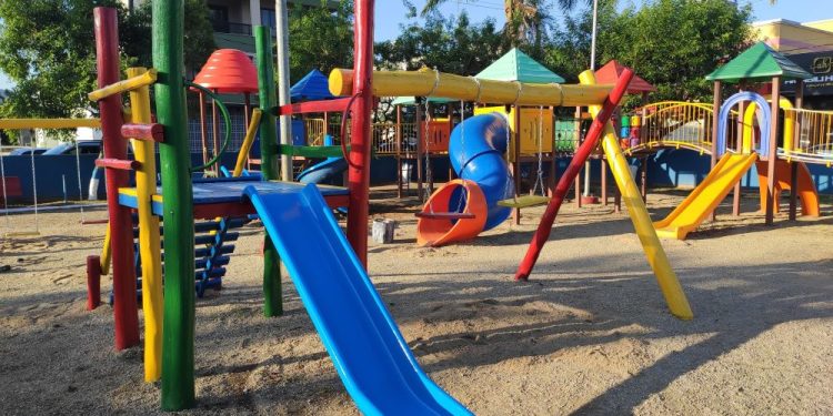 Parquinho infantil da Praça Capitão Amorim é revitalizado