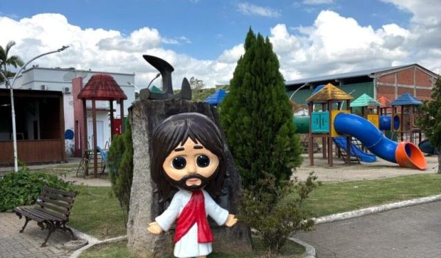 Decoração especial de Páscoa é instalada em praças públicas de São João Batista