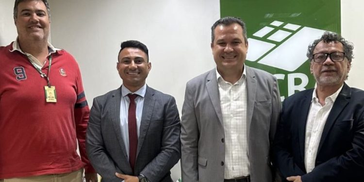 Em Brasília, prefeito Juliano Peixer apresenta demandas de São João Batista
