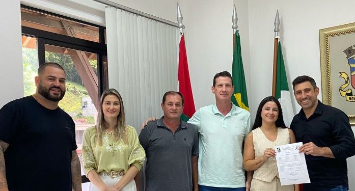 Prefeitura de Nova Trento assina ordem de serviço para pavimentação da Rua Emílio Carlos Wilcke