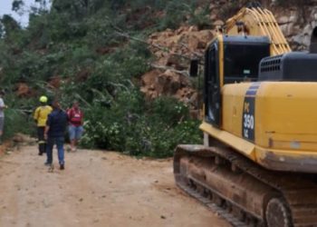 Deslizamento de terra com uma vítima mobiliza o Corpo de Bombeiros Militar em Angelina