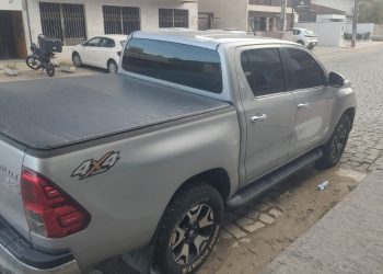 Caminhonete Hillux furtada em Porto Belo recuperada em São João Batista