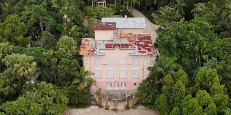 Casarão histórico de cônsul em Brusque vai virar parque público, anuncia Luciano Hang