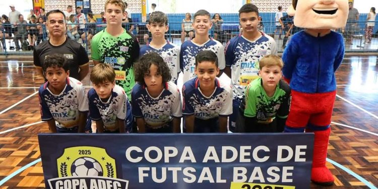 Sub-13 da Fube conquista o terceiro lugar na Copa Adec de Futsal