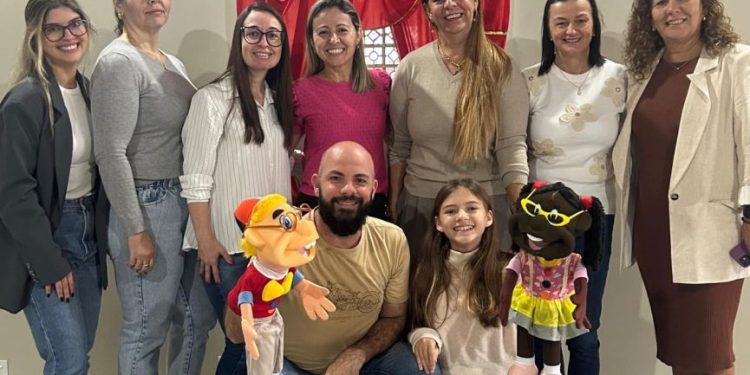 Maio Laranja: campanha leva teatro de fantoches às escolas para prevenir a violência sexual na infância