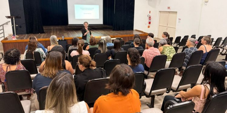 Evento em São João Batista debate a inclusão da História das Mulheres na Educação Básica